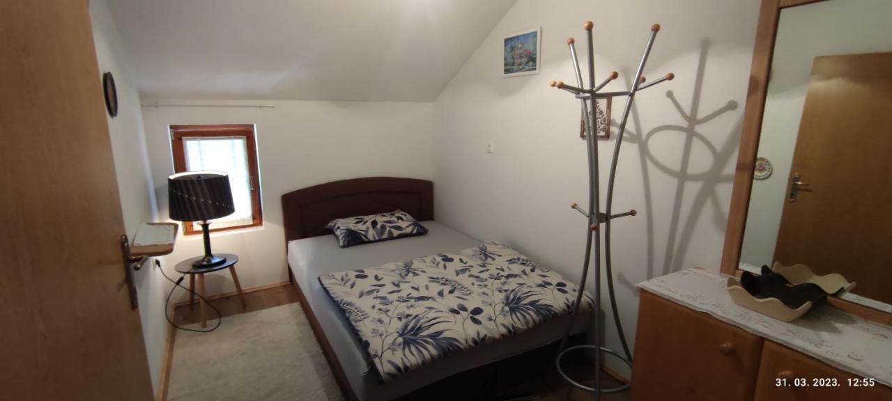 Liammarco Appartement Plaški Buitenkant foto