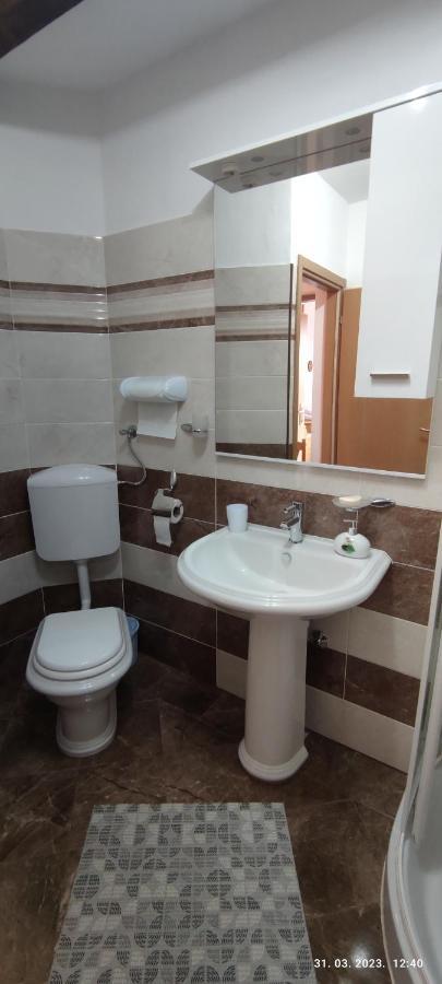 Liammarco Appartement Plaški Buitenkant foto