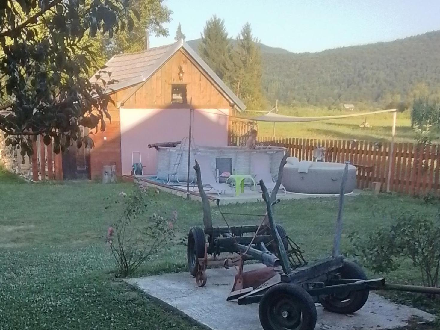 Liammarco Appartement Plaški Buitenkant foto